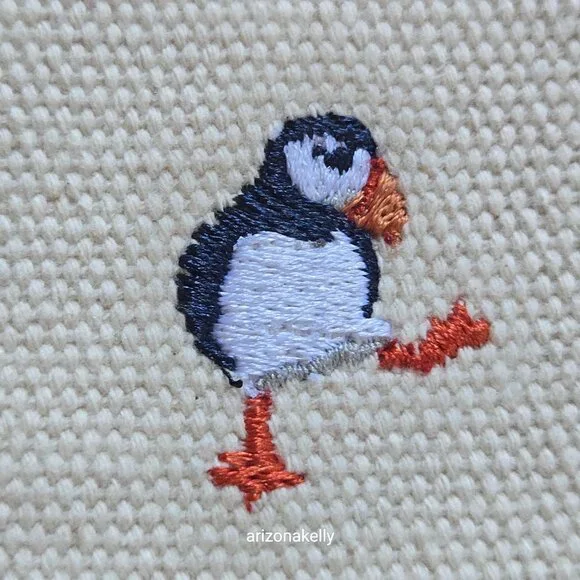 NWT Lands' End Embroidered Canvas PUFFIN Tote Medium Open Top Bird PRICE FIRM - Picture 4 of 7